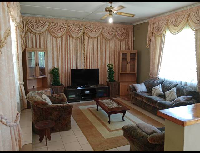 4 BEDROOM HOUSE FOR SALE IN LINCOLN MEADE